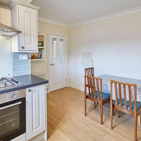 Host & - Coach Brotton